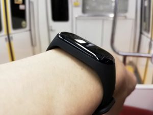 Xiaomi Mi Band 3 腕との接触部分